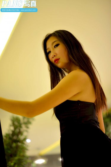 漂亮的女秘书